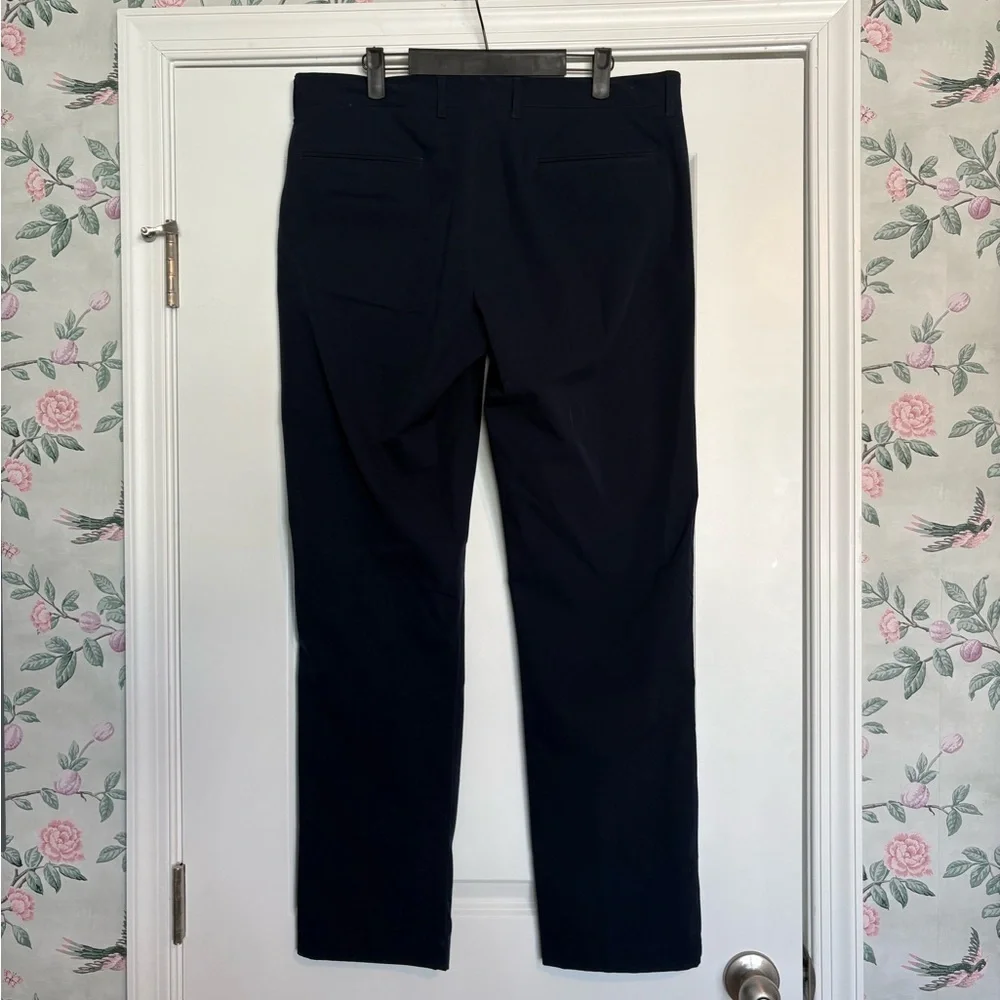 EUC J. Crew Straight-fit tech pant Size 34x32